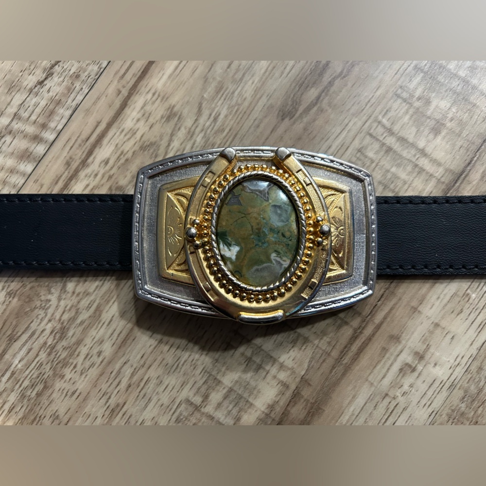 Western cowgirl cowboy Ornate belt Buckle green gem stone horseshoe country cow